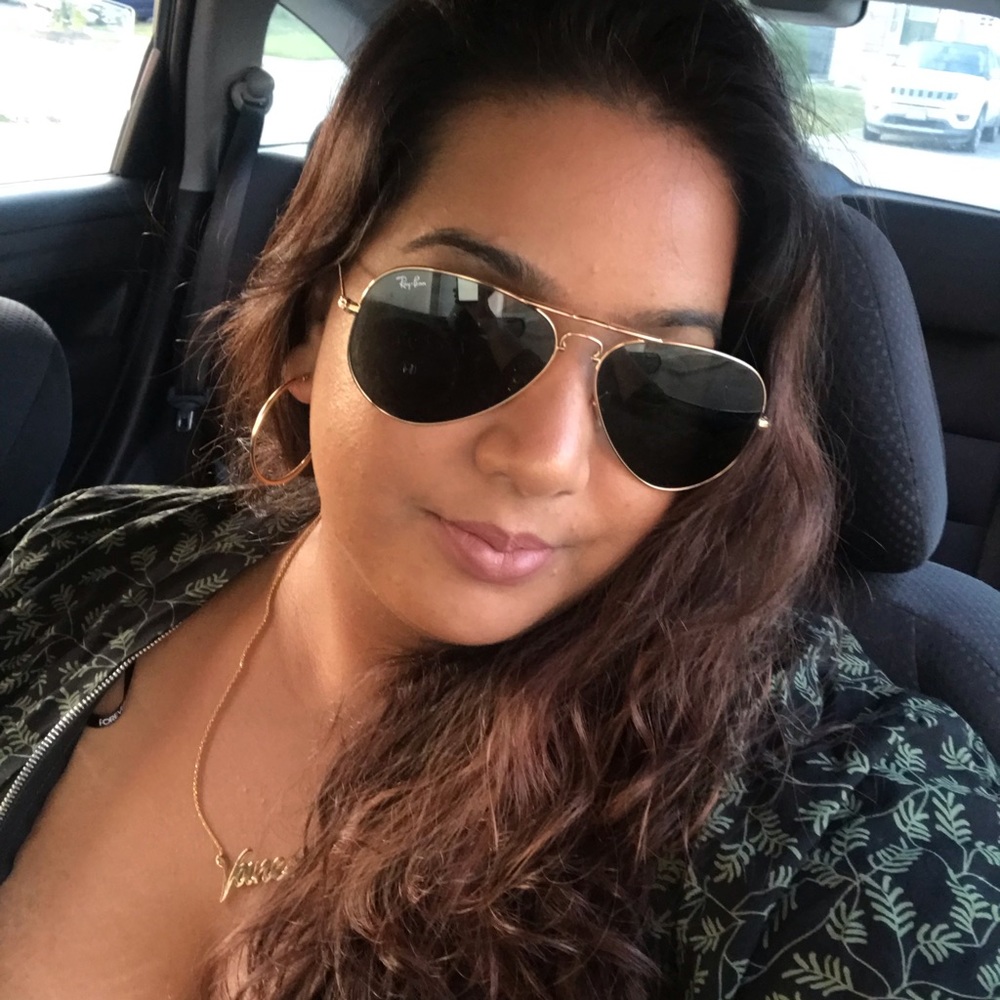 Meet your Posher, Vanessa